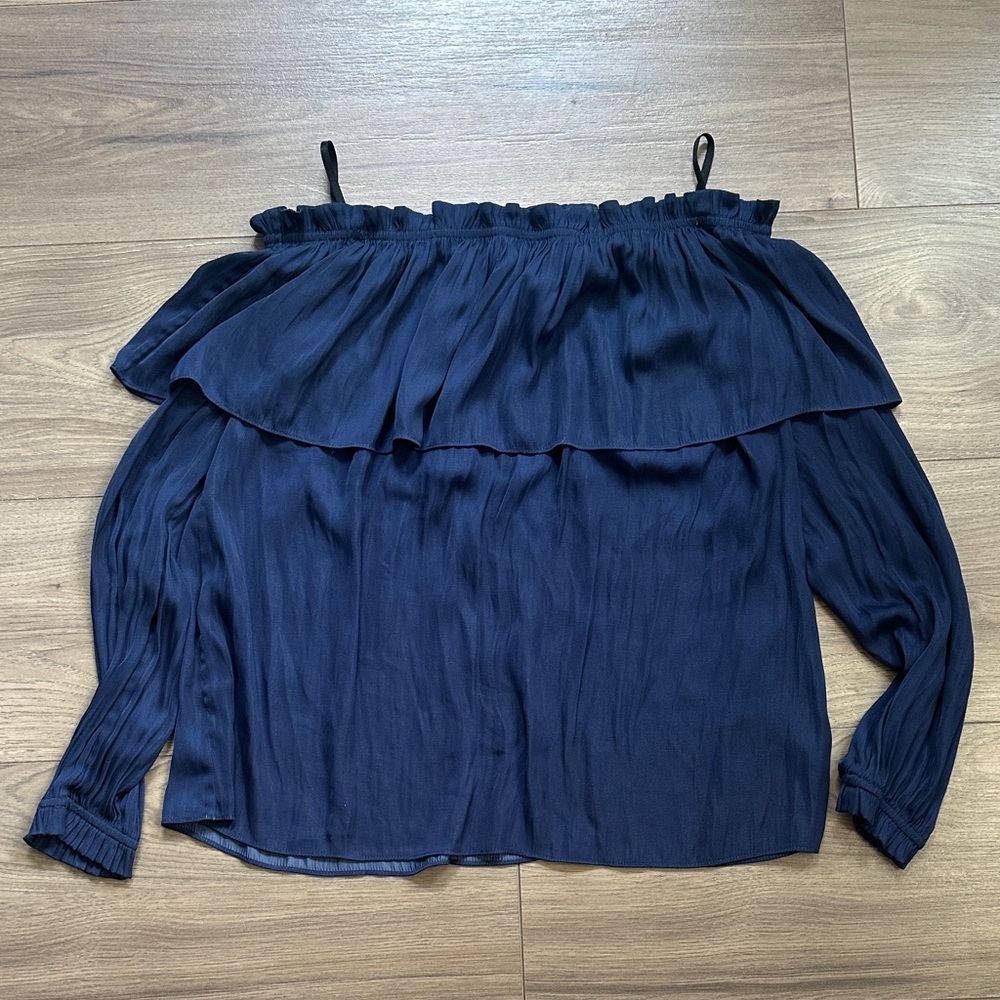 Lilly Pulitzer off the shoulder long sleeve silky top in navy blue. Size medium